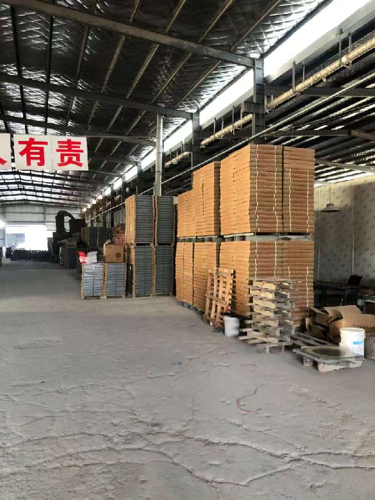 全钢防静电活动地板的“点焊工艺”对机···